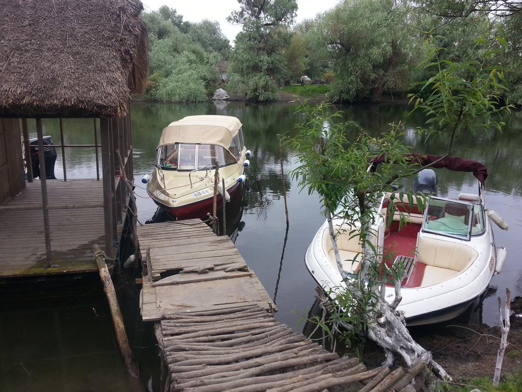 Pensiunea Cristal Tulcea Buitenkant foto